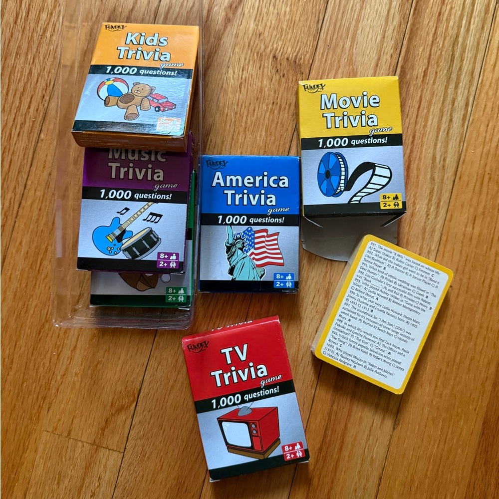 Rare Tower of Trivia Game Tin - Red - Picture 4 of 6